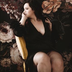 Silky Vintage Feathered Dressing Gown